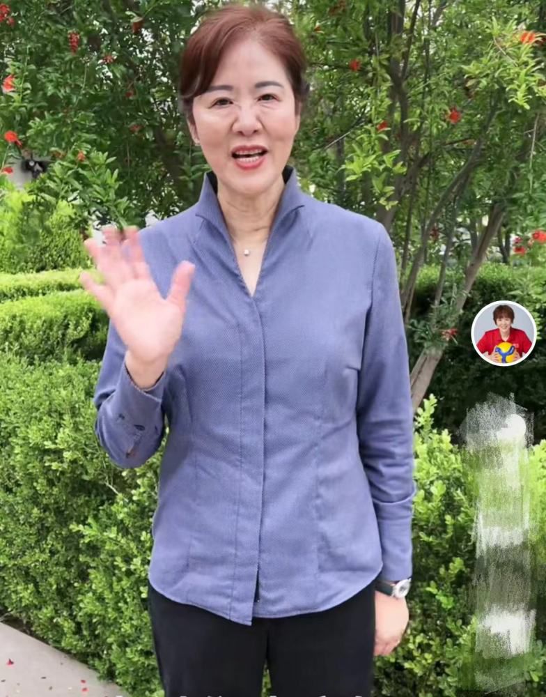 在奥克兰，三个孩子遭受了奇特的彩虹，经由过程彩虹的能量波动穿越到了中国。由于他们的鲁莽之举，造成了这个世界的能量掉衡。在中国取得帮忙的他们，终究降服了重重障碍让这个世界恢复了原本的样子，同时也取得了成长与友情。